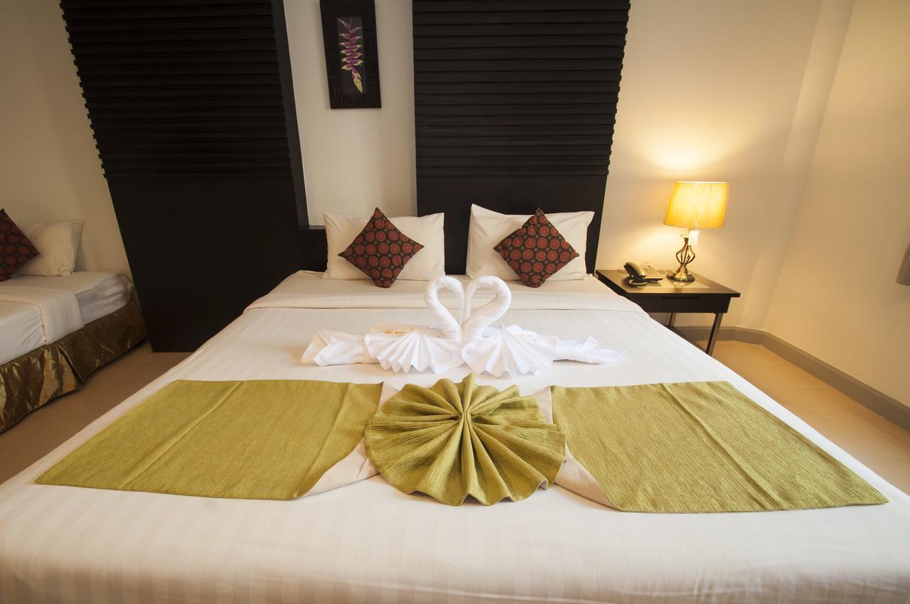 Sino House Patong Hotel Екстериор снимка