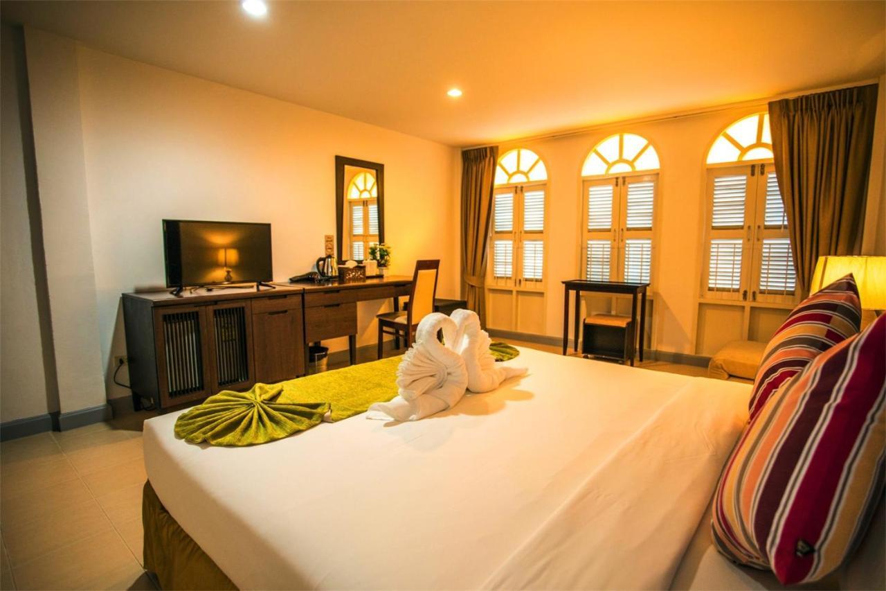 Sino House Patong Hotel Екстериор снимка