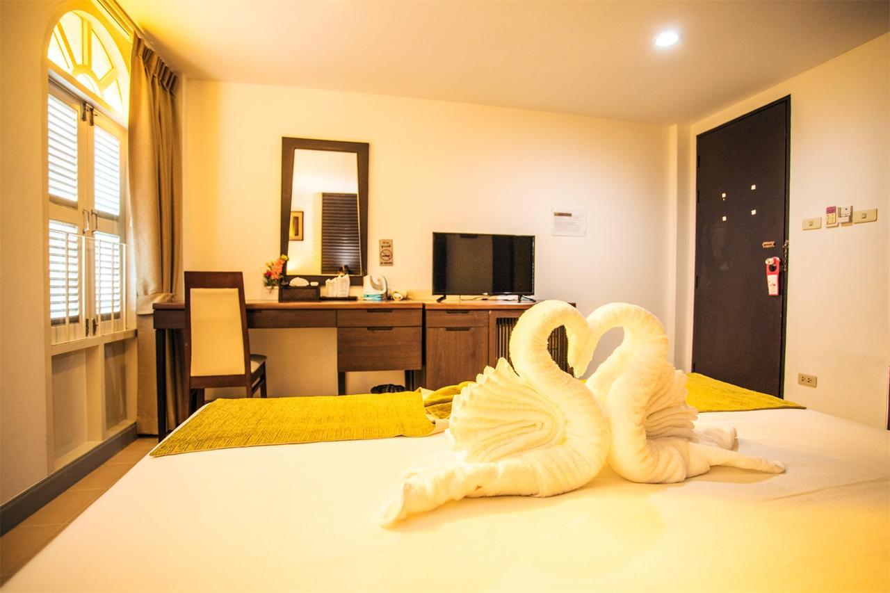 Sino House Patong Hotel Екстериор снимка