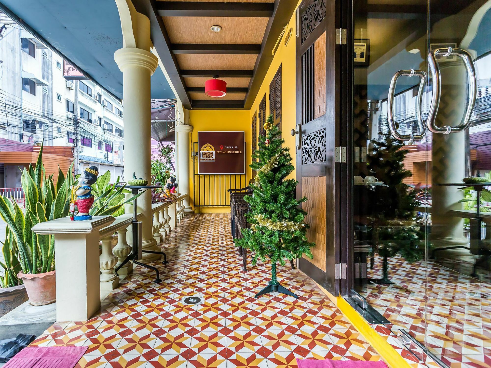 Sino House Patong Hotel Екстериор снимка