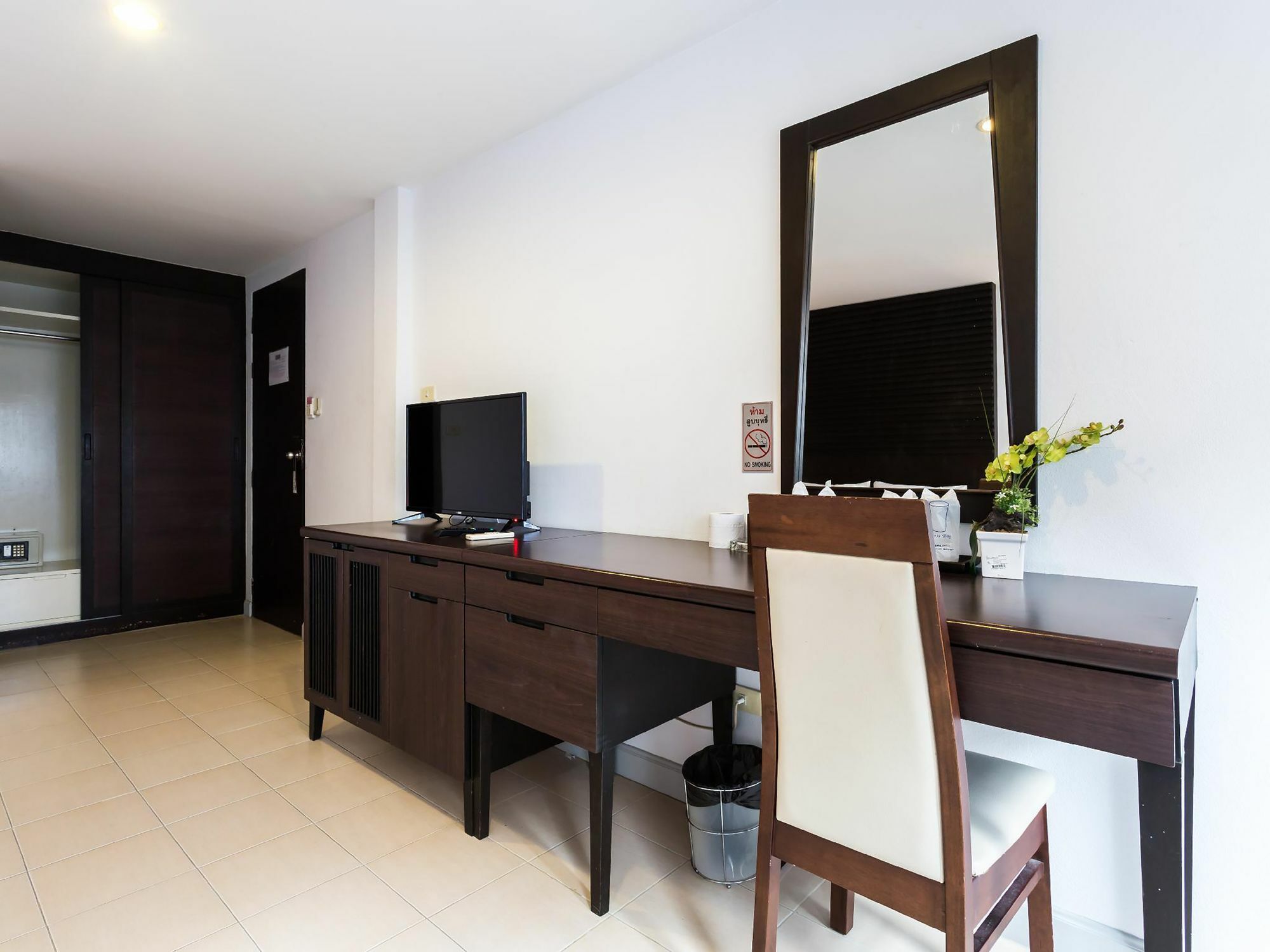 Sino House Patong Hotel Екстериор снимка