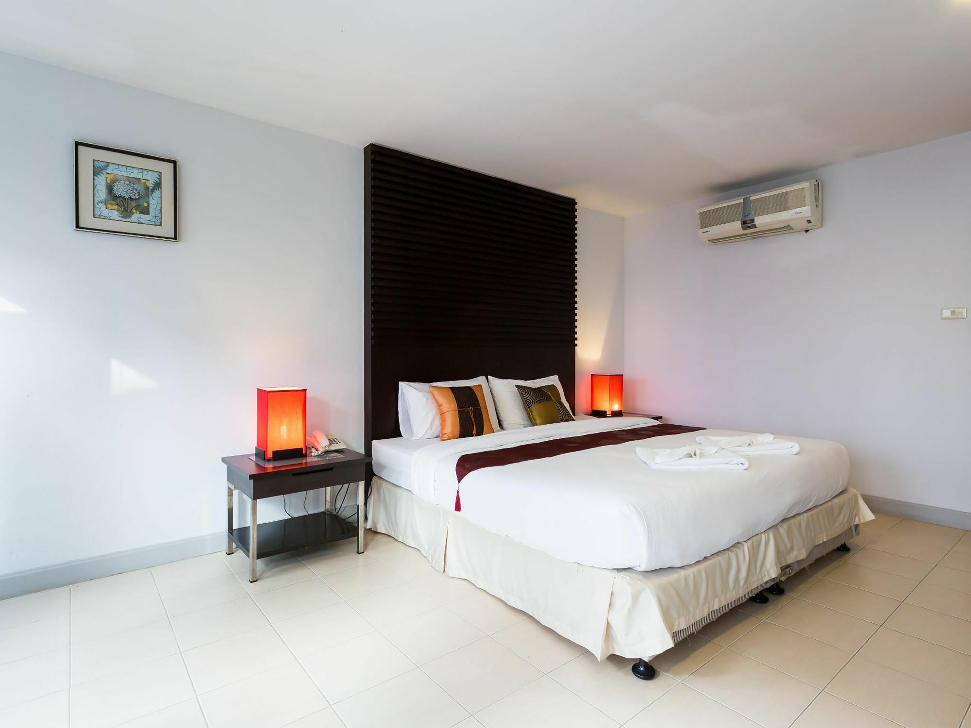 Sino House Patong Hotel Екстериор снимка