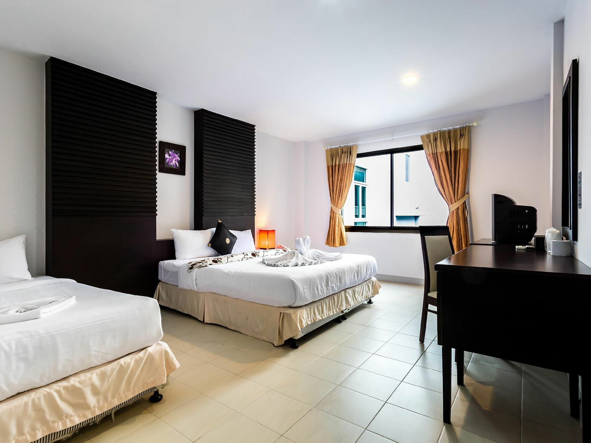 Sino House Patong Hotel Екстериор снимка